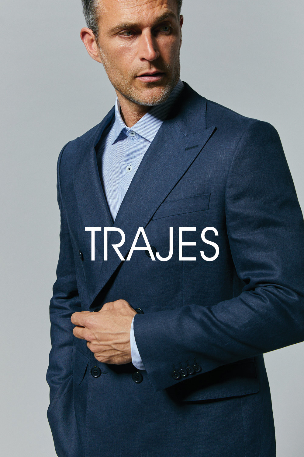 TRAJES