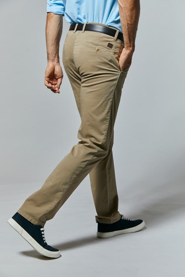 PANTALÓN CHINO ELÁSTICO CAMEL | ANTONIO MIRO