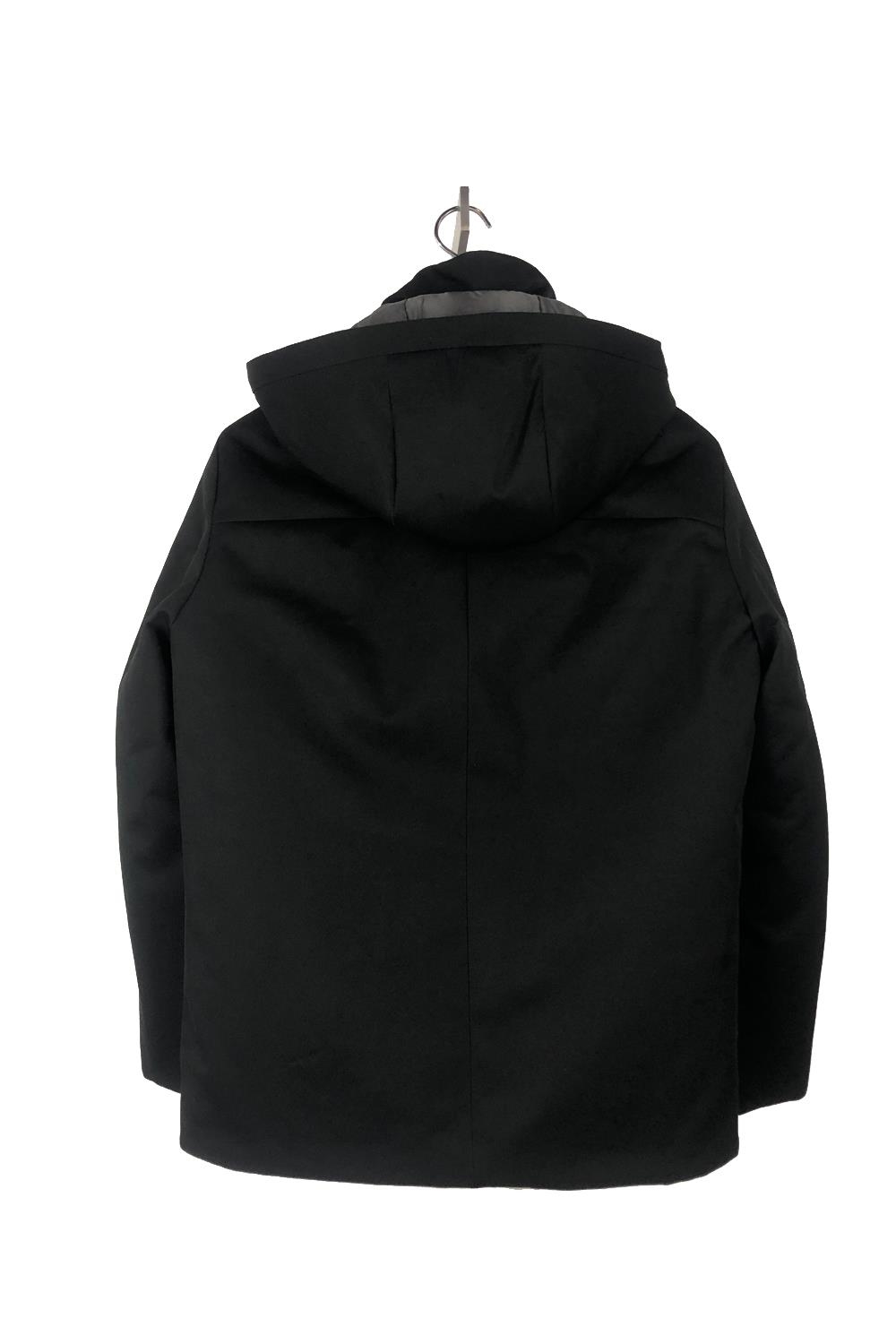 Anorak negro con capucha | 528